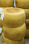 Parmigiano_Reggiano_meules_MIN_Rungis